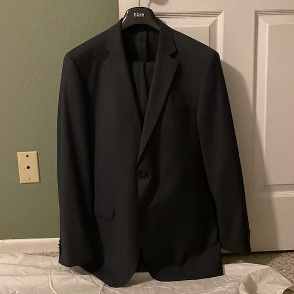 Dark Navy PinStripe Hugo Boss Suit - Jackets and Pants 42R - Picture 10 of 10